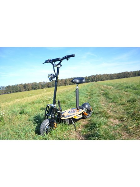 E-Scooter bis zu 35 km/h schnell - mit 25km Reichweite, 48V | 1500W | 12AH Akku, mit Bremsen und Lichter Captain