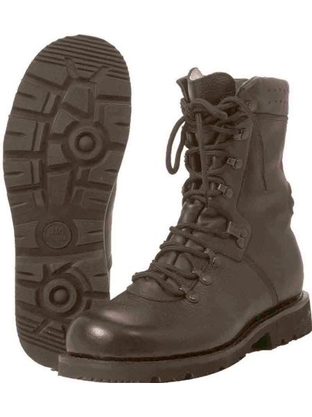 The armed forces Kampfstiefel model 2000 235 = 36