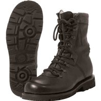 The armed forces Kampfstiefel model 2000 275 = 43