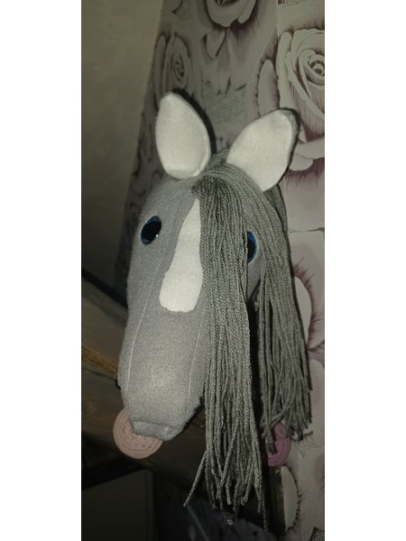 Hobby Horse Steckenpferd Grau mit Weißer Blesse und weißen Ohren Handarbeit